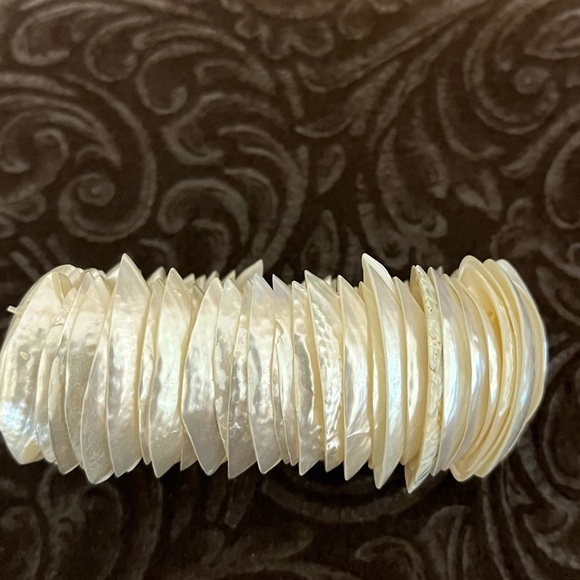 Set of four stretch bracelets - Picture 5 of 6